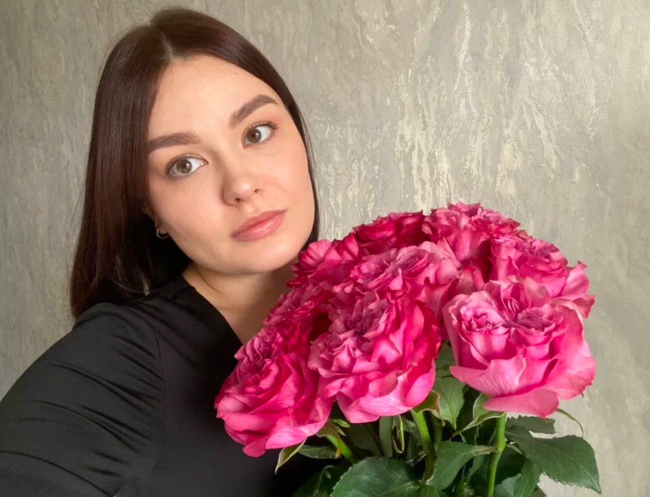 Фото Розы, тюльпаны и мимоза: жительницы Новосибирска показали праздничные букеты к 8 Марта 7